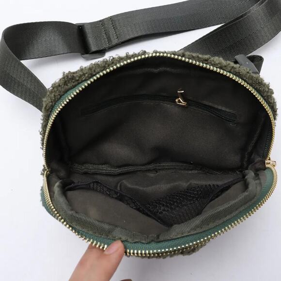 New Everyday Black Fuzzy Sherpa Standard Size Fanny Pack / Waist Pack - Picture 3 of 8